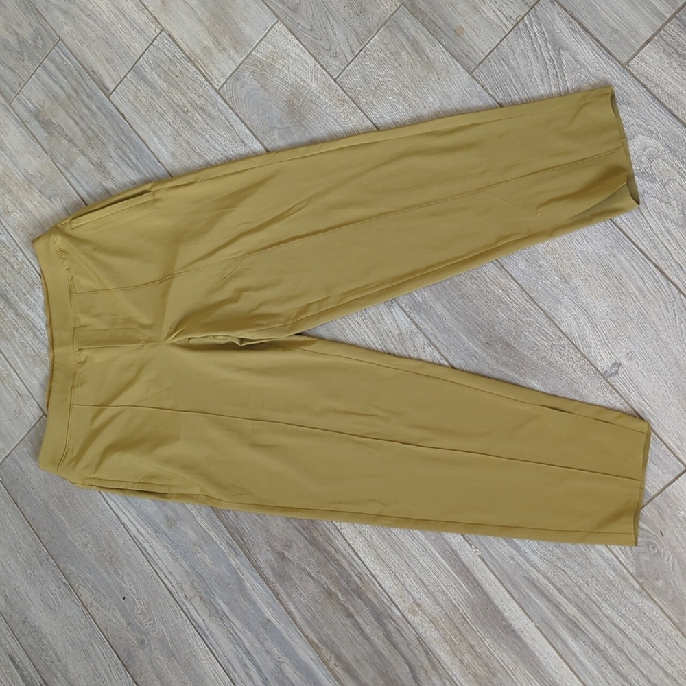 Athleta Pull On Trouser Pant